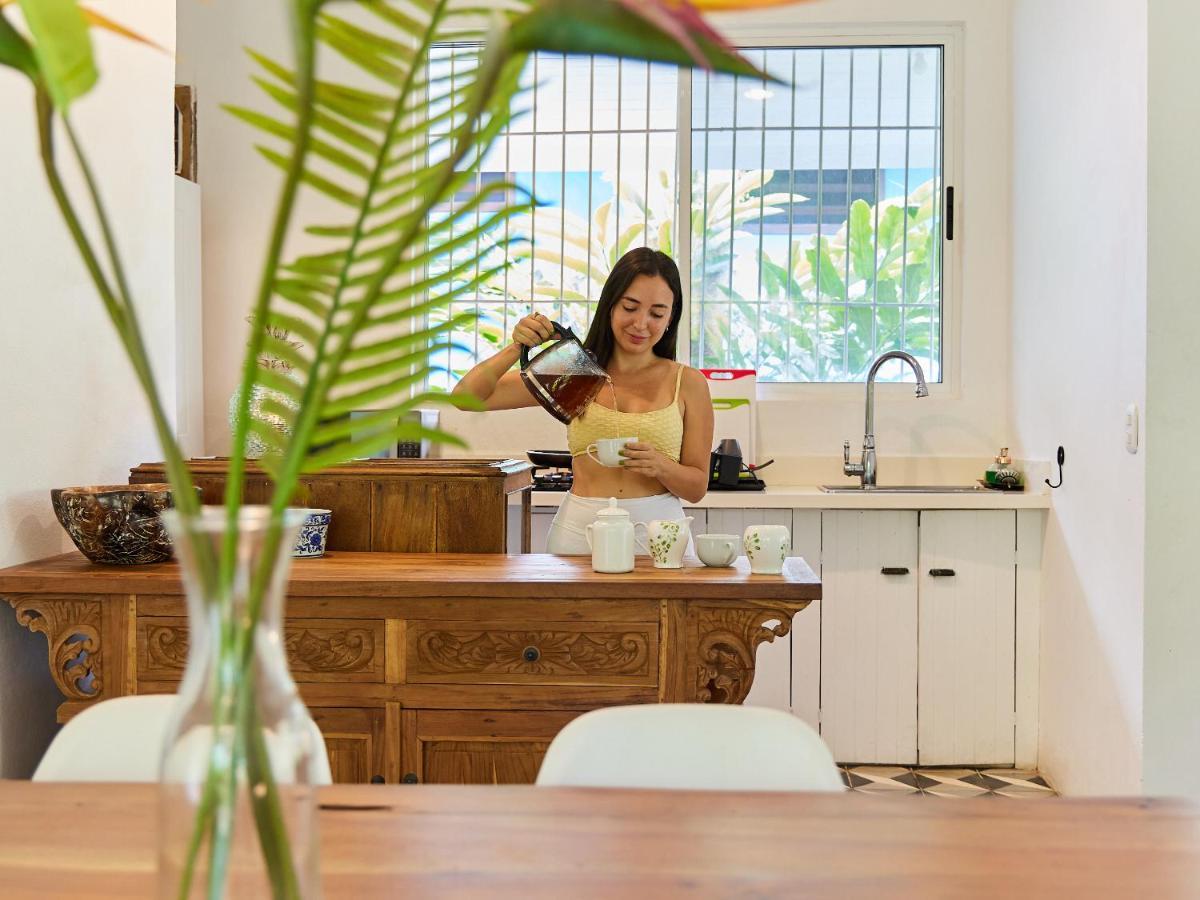 Pineapple House Manzanillo Villa Bagian luar foto