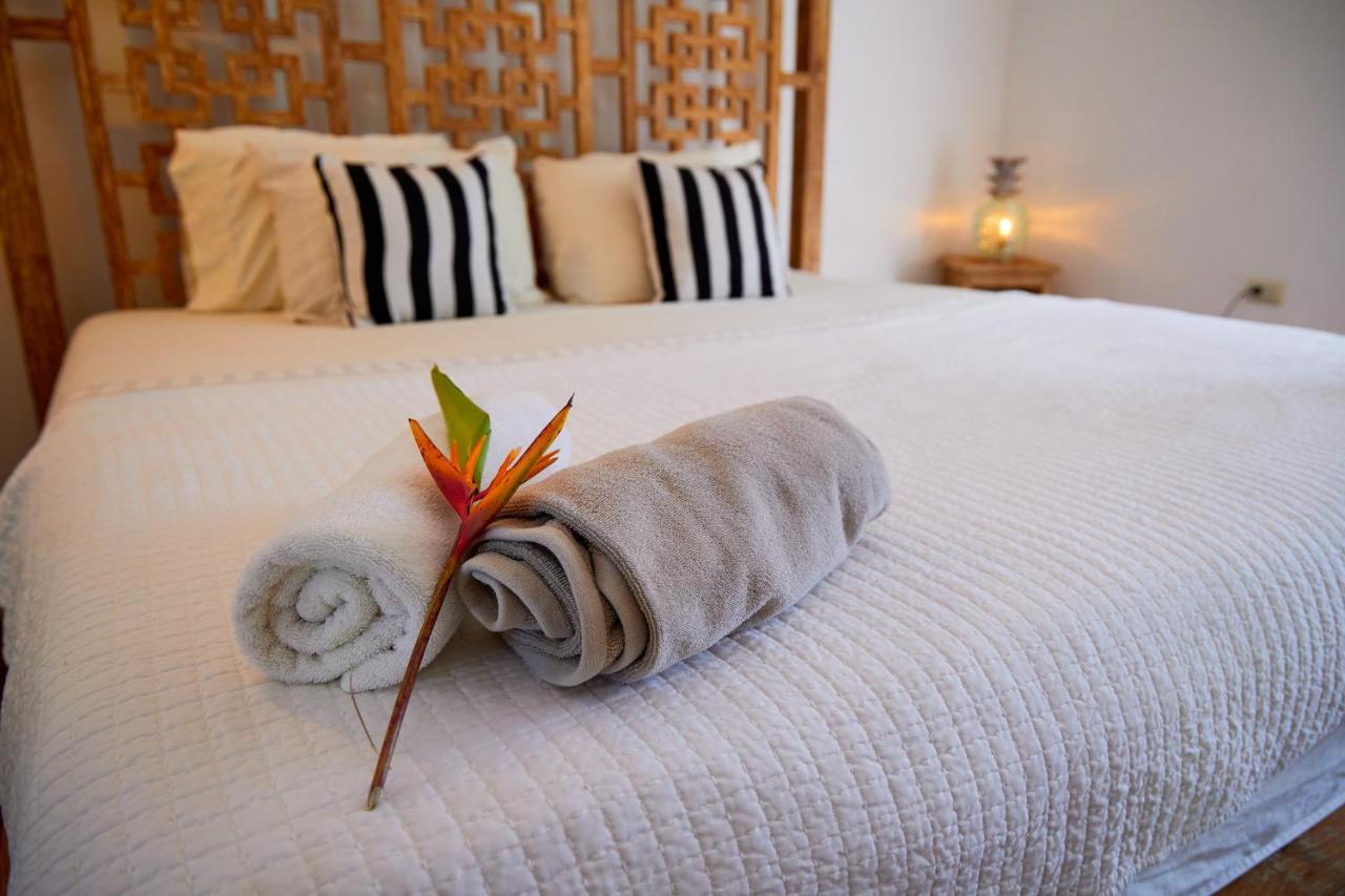 Pineapple House Manzanillo Villa Bagian luar foto