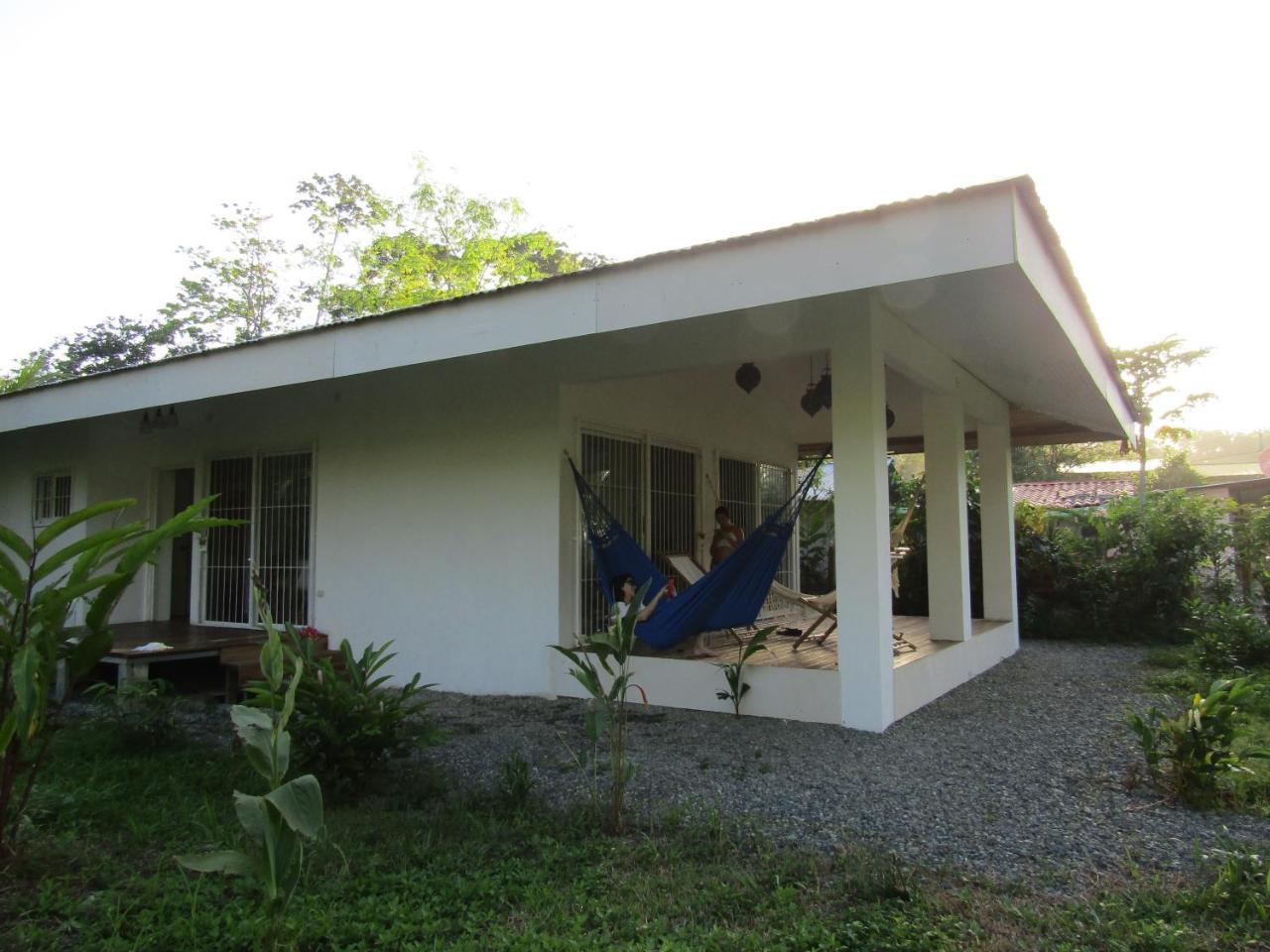 Pineapple House Manzanillo Villa Bagian luar foto