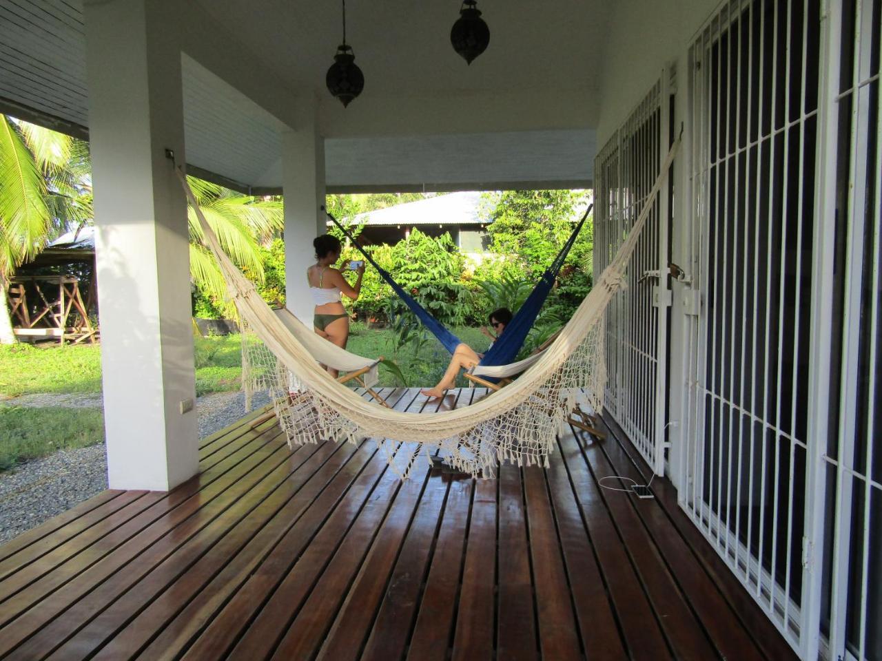 Pineapple House Manzanillo Villa Bagian luar foto